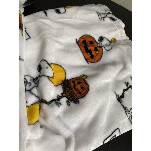Peanuts Halloween Blanket Velvetloft Throw Jack-o-Lantern Snoopy Woodstock 50X70 - Picture 5 of 12